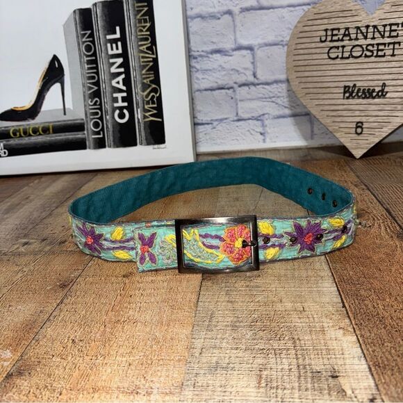 Beautiful wide embroidered belt - Picture 1 of 7